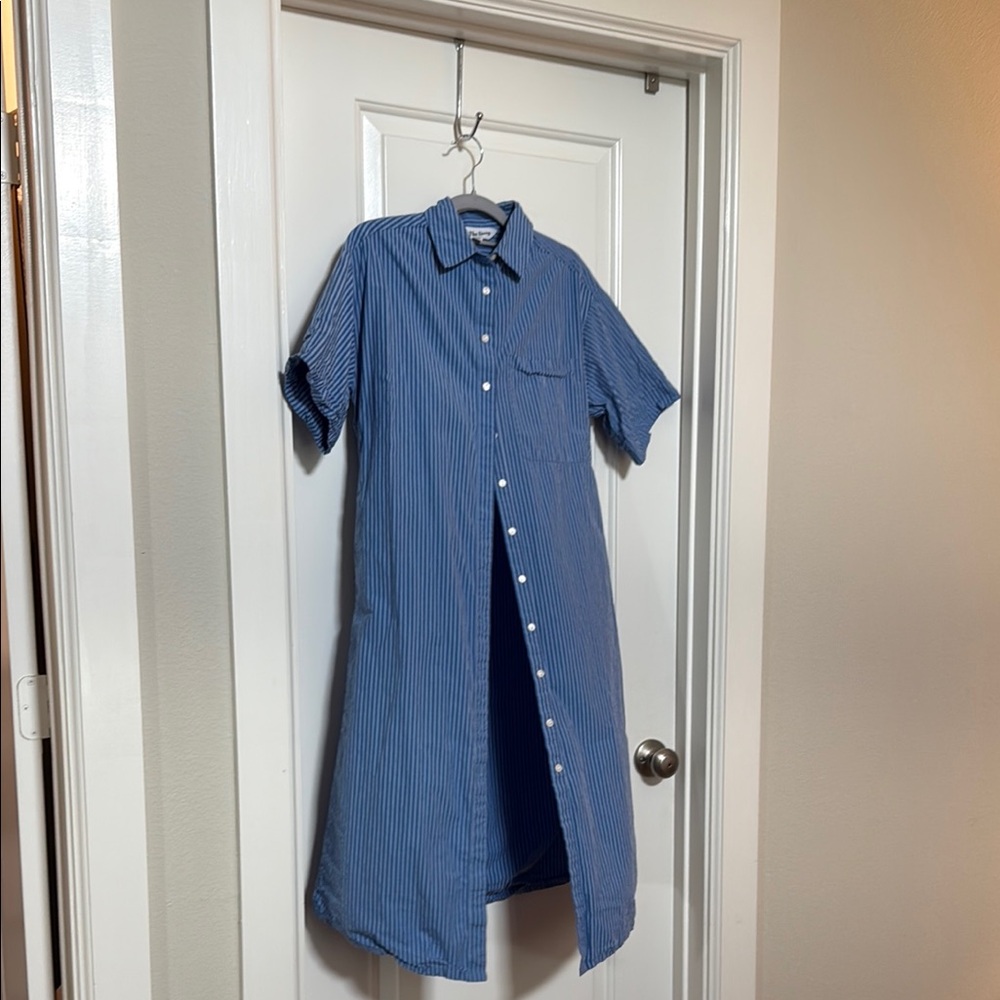 Blue Midi Dress with Notched Collar and Short Sleeves